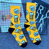 Chaussettes-tetes-de-mort-jaune