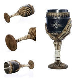Coupe-a-biere-medievale-main-de-la-mort