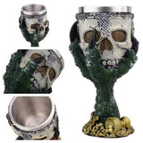 Coupe-a-biere-medievale-main-du-demon-verte